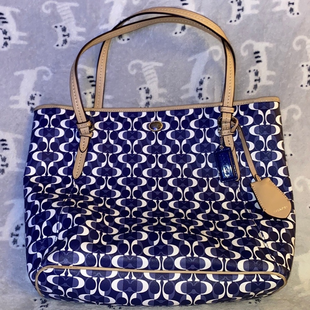 Coach Peyton canvas signature shoulder tote bag